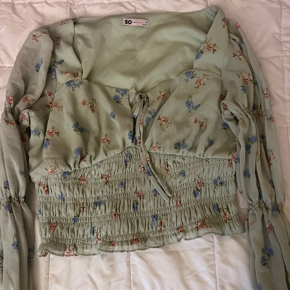 Floral Puff Sleeve Smocked Blouse